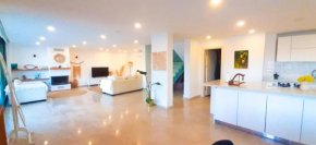 Private Villa with Pool and Garden